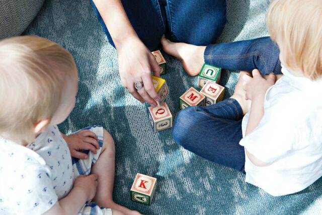 What Benefits does Canada's Social Welfare System offer to Families with Children? 